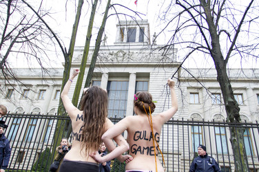 Femen Proteste vor der Russischen Botschaft, Berlin