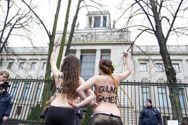 Femen Proteste vor der Russischen Botschaft, Berlin
