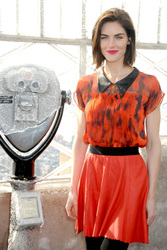 Hilary Rhoda Visits The Empire State Building