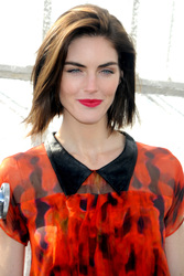 Hilary Rhoda Visits The Empire State Building