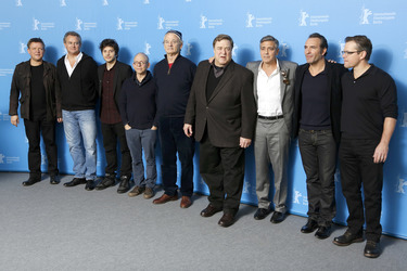 Justus von Dohnányi, Hugh Bonneville, Dimitri Leonidas, Bob Balaban, Bill Murray, John Goodman, George Clooney, Jean Dujardin, Matt Damon
