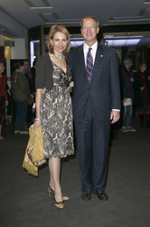 John B. Emerson mit Gattin Kimberly Marteau Emerson