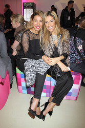Senna Guemmour mit Schwester Dahap
