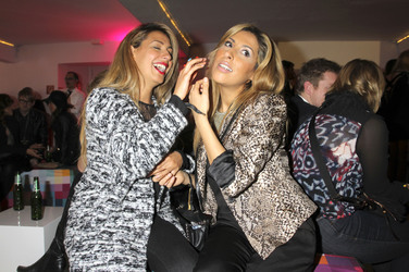 Senna Guemmour mit Schwester Dahap