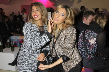 Senna Guemmour mit Schwester Dahap