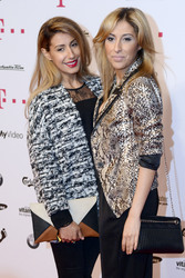 Senna Guemmour mit Schwester Dahap