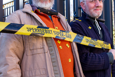Anti-Atom Demonstration vor der japanischen Botschft, Berlin