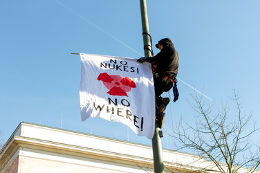 Anti-Atom Demonstration vor der japanischen Botschft, Berlin