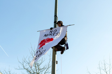 Anti-Atom Demonstration vor der japanischen Botschft, Berlin