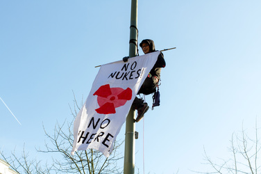 Anti-Atom Demonstration vor der japanischen Botschft, Berlin