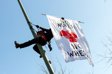 Anti-Atom Demonstration vor der japanischen Botschft, Berlin