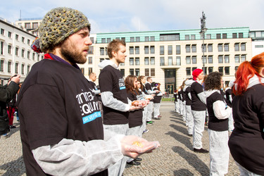 Tierkörperaktion vor dem Brandenburger Tor, Berlin