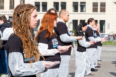 Tierkörperaktion vor dem Brandenburger Tor, Berlin