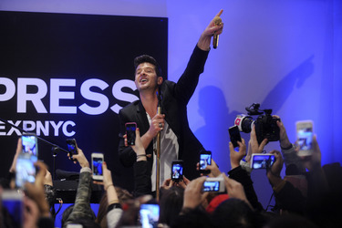 Robin Thicke beim Express Times Square Grand Opening Event, New York