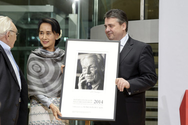 Verleihung des 3. Internationalen Willy-Brandt-Preises an Aung San Suu Kyi, Berlin