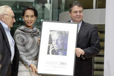 Verleihung des 3. Internationalen Willy-Brandt-Preises an Aung San Suu Kyi, Berlin