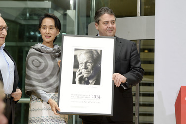 Verleihung des 3. Internationalen Willy-Brandt-Preises an Aung San Suu Kyi, Berlin