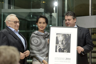Verleihung des 3. Internationalen Willy-Brandt-Preises an Aung San Suu Kyi, Berlin