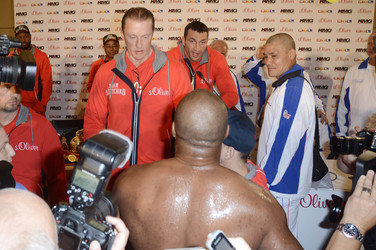 Pressekonferenz zum Box-WM-Kampf Wladimir Klitschko vs. Alex Leapai, Düsseldorf