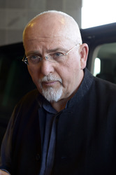 Peter Gabriel vor dem Hyatt Hotel, Köln