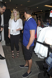 Ryan Lochte und Ireland Baldwin im Macy's Herald Square, New York