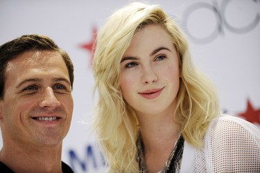 Ryan Lochte und Ireland Baldwin im Macy's Herald Square, New York