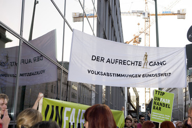 Demonstrationen während der TV-Talksendung 'Wie geht's, Europa?', Berlin
