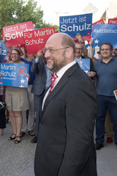 Demonstrationen während der TV-Talksendung 'Wie geht's, Europa?', Berlin