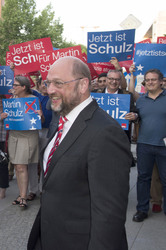 Demonstrationen während der TV-Talksendung 'Wie geht's, Europa?', Berlin