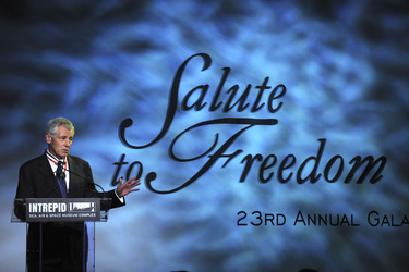 Chuck Hagel erhält den Intrepid Freedom Award, New York