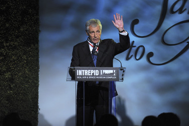 Chuck Hagel erhält den Intrepid Freedom Award, New York