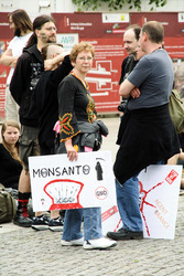 Demonstration gegen Monsanto, TTPI und für Tempelhof