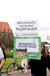 Demonstration gegen Monsanto, TTPI und für Tempelhof