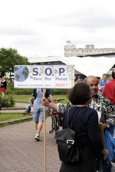 Demonstration gegen Monsanto, TTPI und für Tempelhof