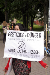 Demonstration gegen Monsanto, TTPI und für Tempelhof