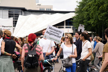 Demonstration gegen Monsanto, TTPI und für Tempelhof