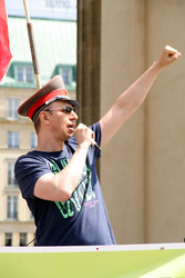 Organisation 'Staatenlos' veranstaltet Friedensdemo, Berlin