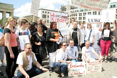 Demo zur Zwangsadoption in der DDR, Berlin