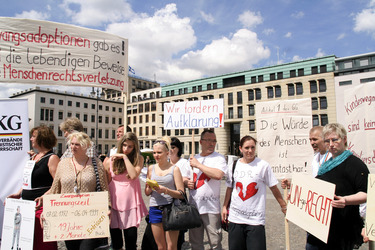 Demo zur Zwangsadoption in der DDR, Berlin