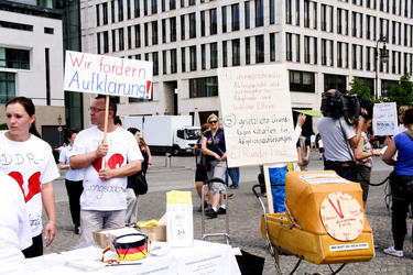 Demo zur Zwangsadoption in der DDR, Berlin