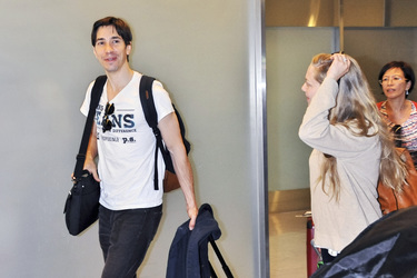 Amanda Seyfried und Justin Long bei der Ankunft in Japan