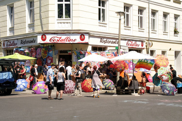 Nazi Opfer Hussein Badiny bedankt sich bei den Helfern, Berlin