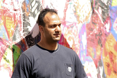 Nazi Opfer Hussein Badiny bedankt sich bei den Helfern, Berlin