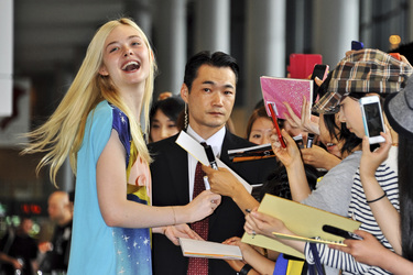 Elle Fanning arrives in Japan