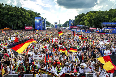 WM-Fanmeile beim Spiel Deutschland gegen USA, Berlin