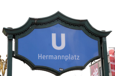Demonstration gegen die bevorstehende Räumung der Gerhard-Hauptmann-Schule, Berlin