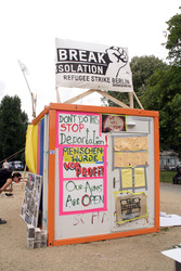 Demonstration gegen die bevorstehende Räumung der Gerhard-Hauptmann-Schule, Berlin
