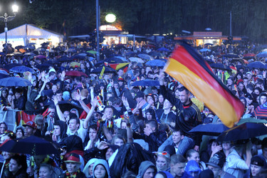 WM-Fanmeile beim Spiel Deutschland gegen Algerien, Berlin
