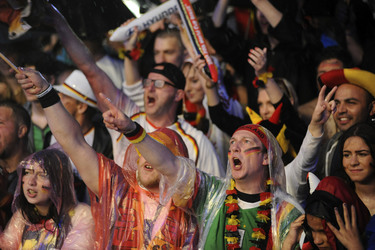 WM-Fanmeile beim Spiel Deutschland gegen Algerien, Berlin