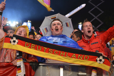 WM-Fanmeile beim Spiel Deutschland gegen Algerien, Berlin